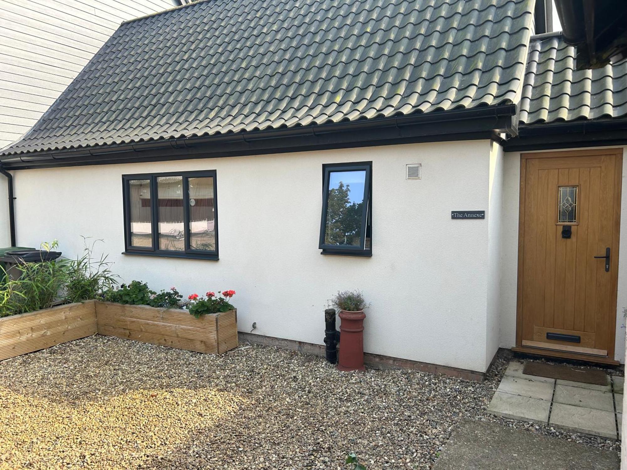 Littleton Farm Barns Holiday home *